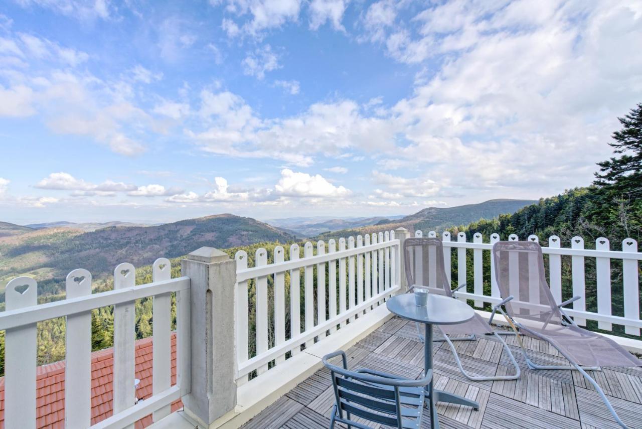 Le Mont Besset Bed & Breakfast Lalouvesc Exterior photo