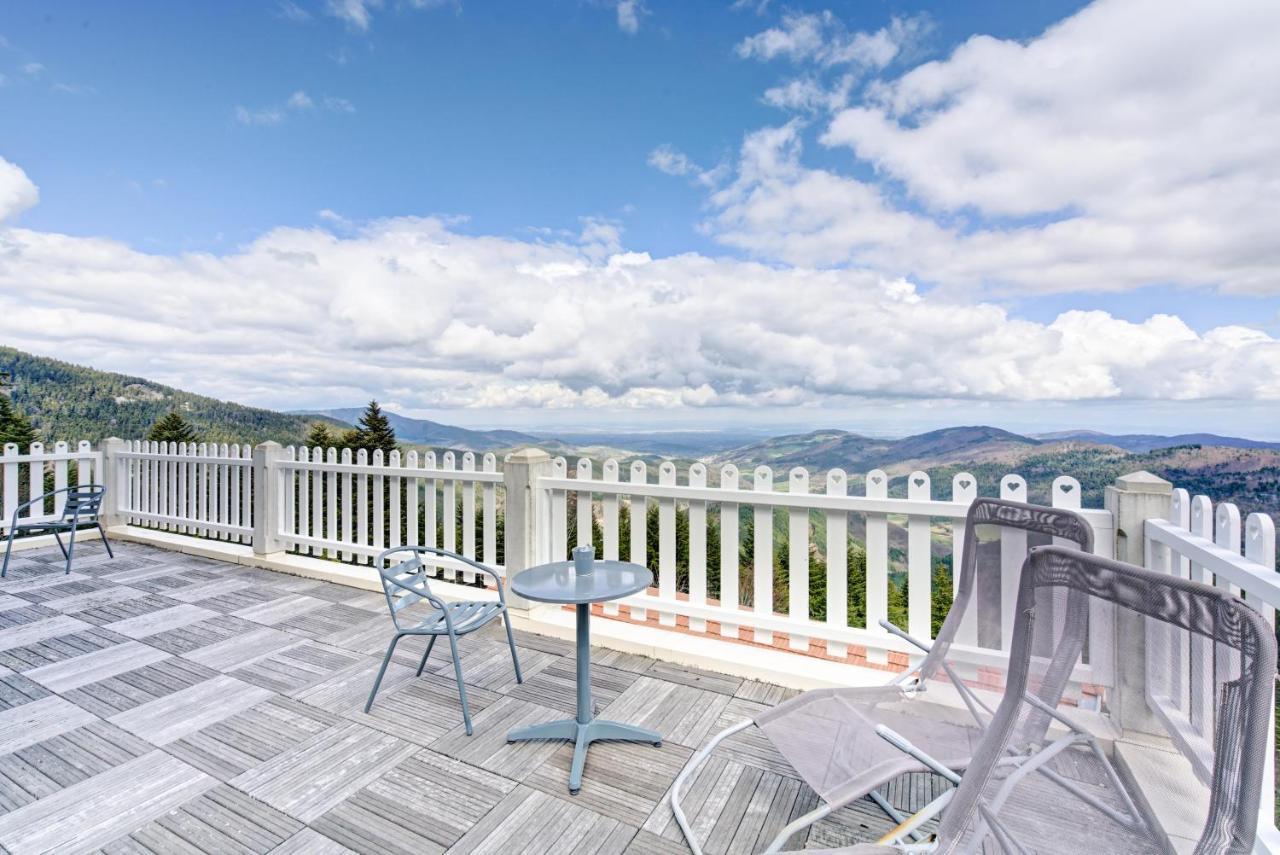 Le Mont Besset Bed & Breakfast Lalouvesc Exterior photo