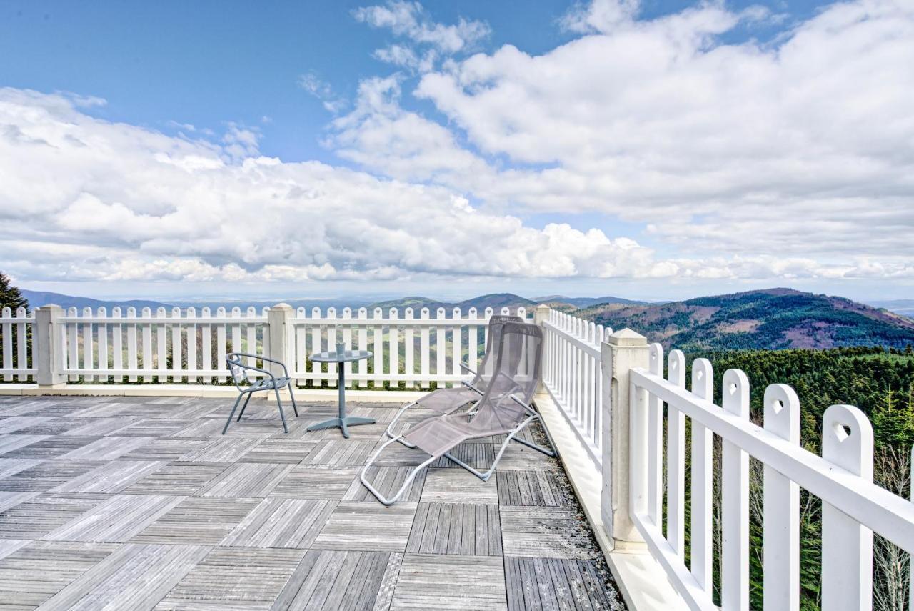 Le Mont Besset Bed & Breakfast Lalouvesc Exterior photo