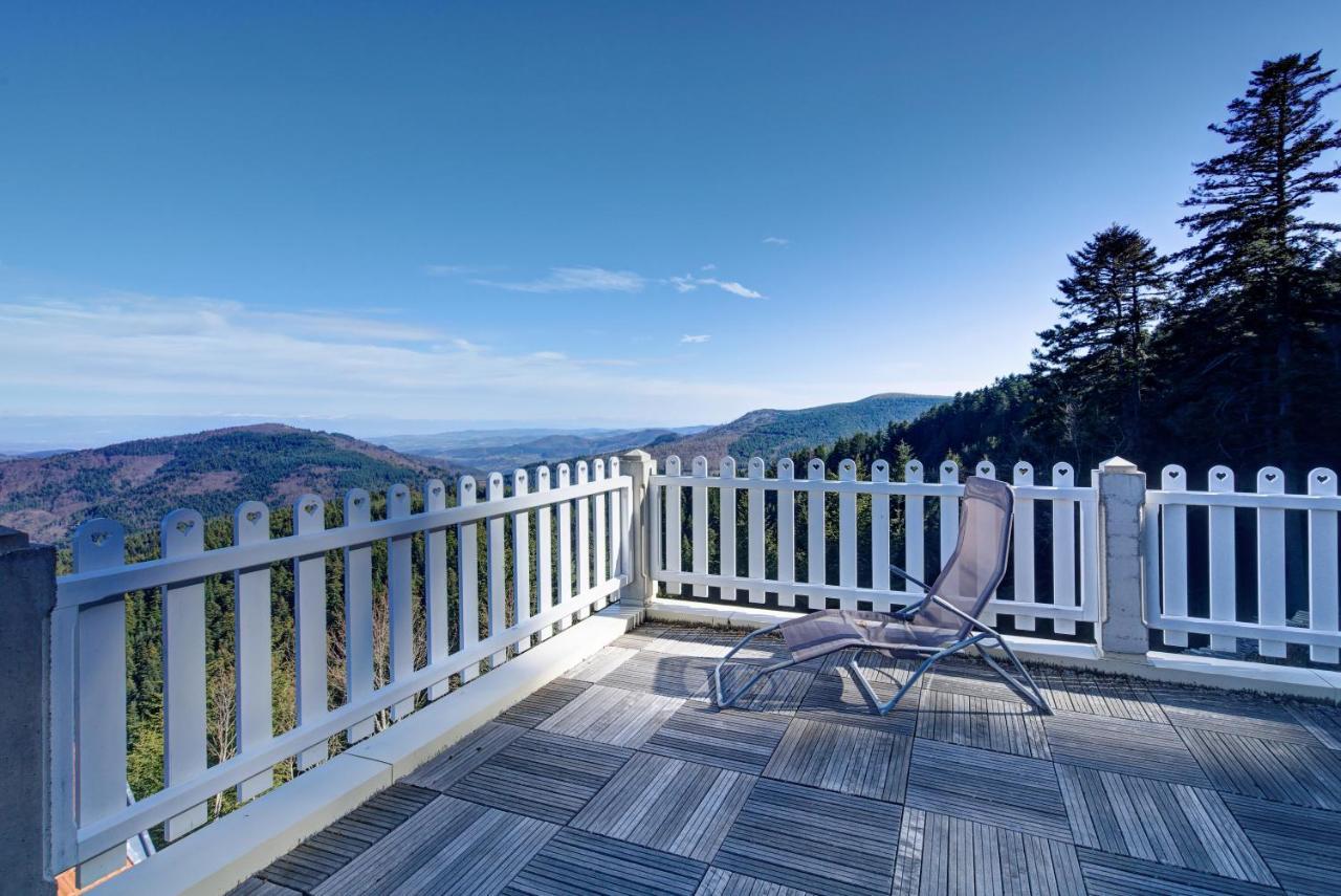 Le Mont Besset Bed & Breakfast Lalouvesc Exterior photo