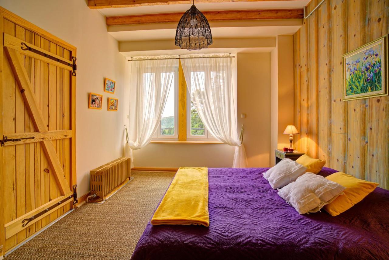 Le Mont Besset Bed & Breakfast Lalouvesc Exterior photo