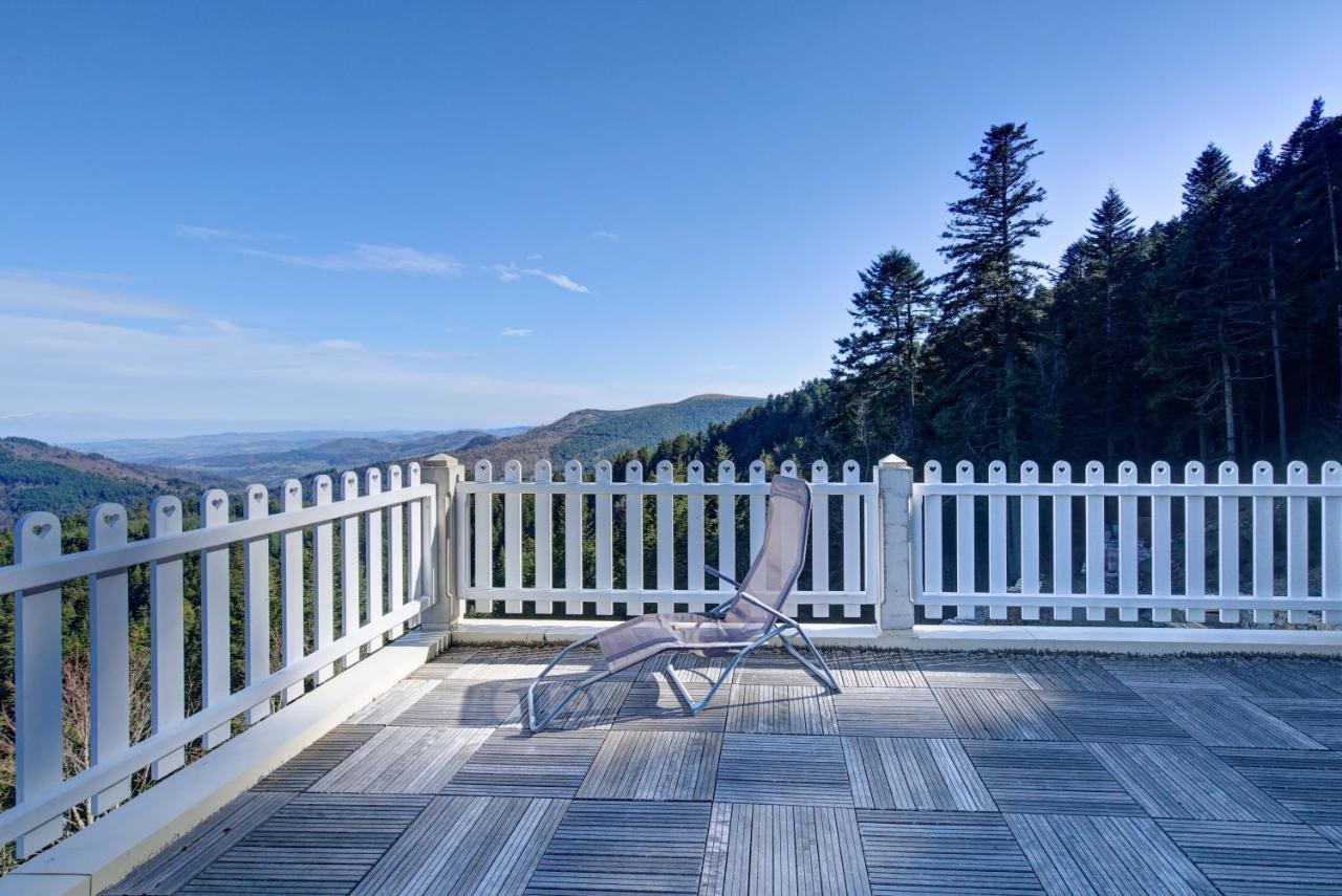 Le Mont Besset Bed & Breakfast Lalouvesc Exterior photo